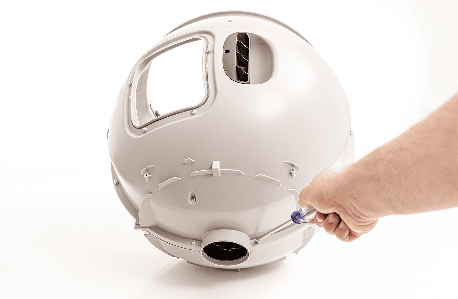 Securing the globe halves with screws