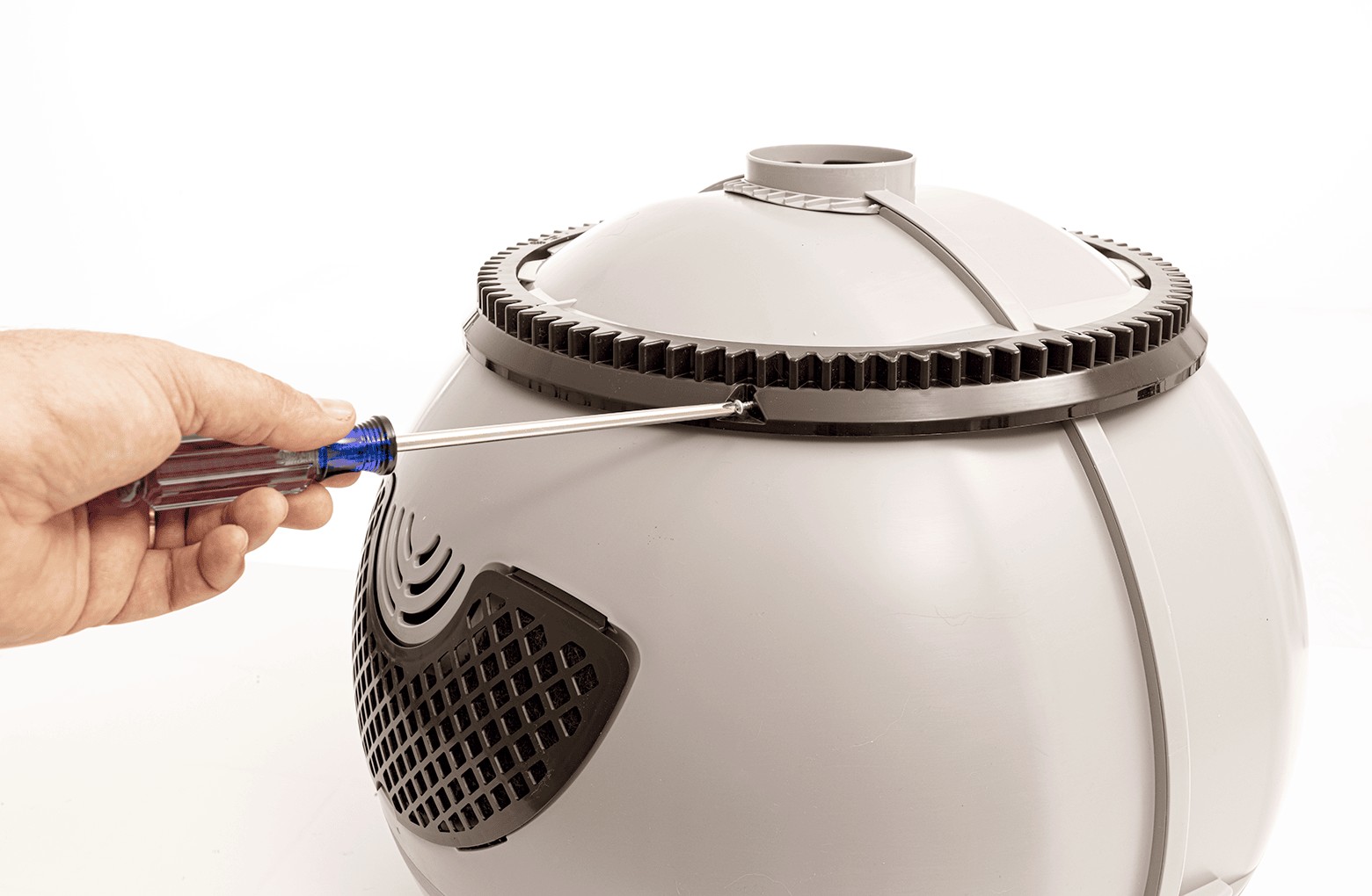 Installing the globe track